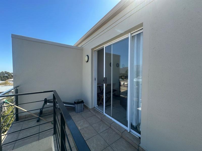 2 Bedroom Property for Sale in Sir Lowrys Pass Village Western Cape